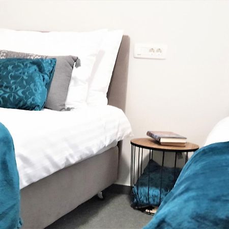 Smart Hostel Slavonski Brod Buitenkant foto