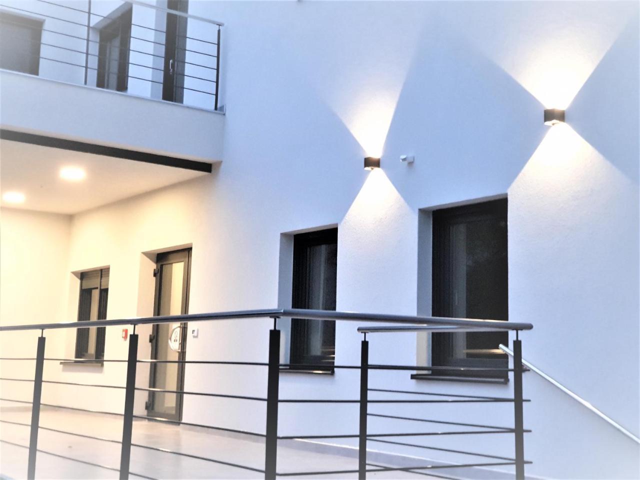 Smart Hostel Slavonski Brod Buitenkant foto