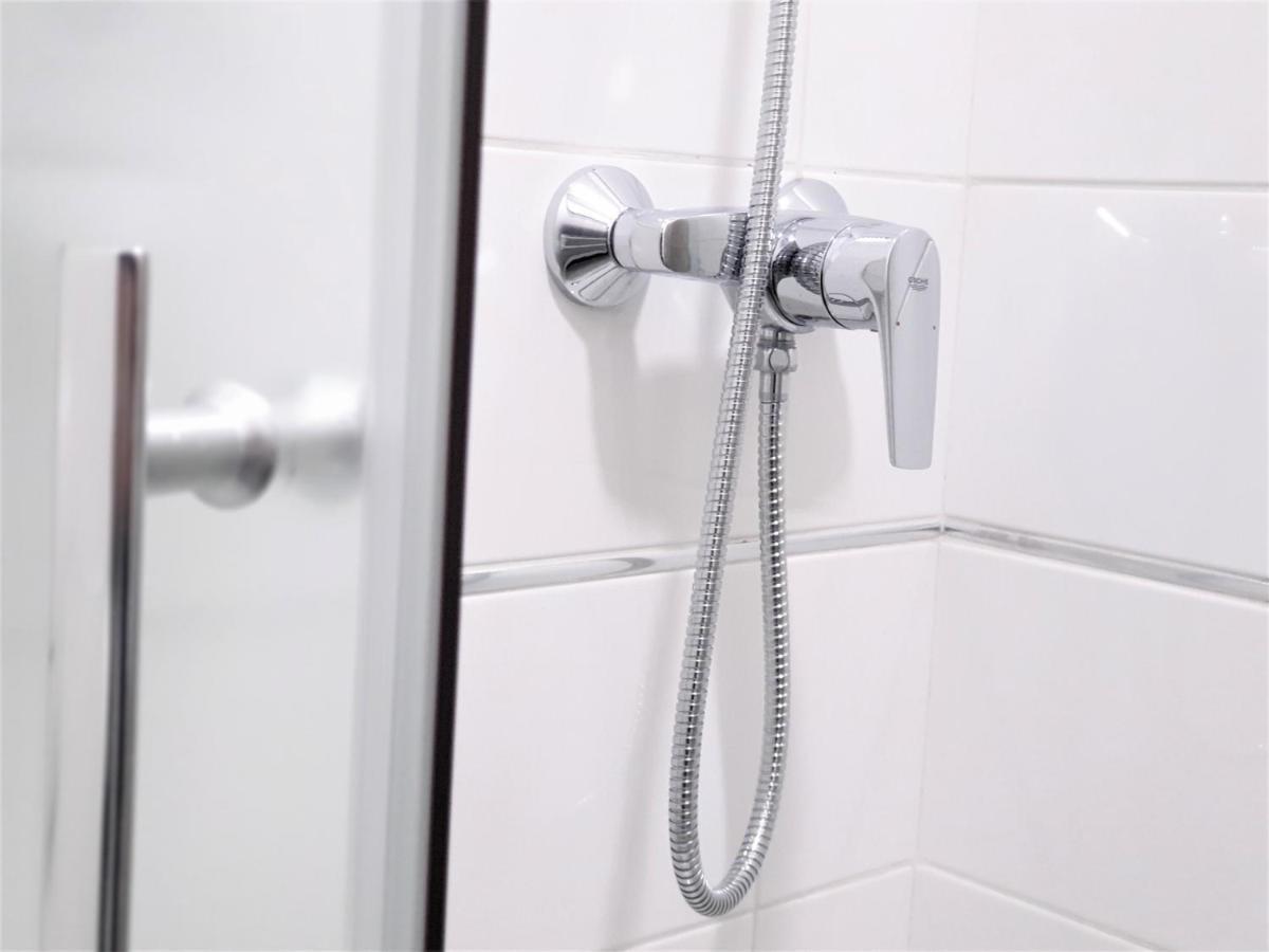 Smart Hostel Slavonski Brod Buitenkant foto